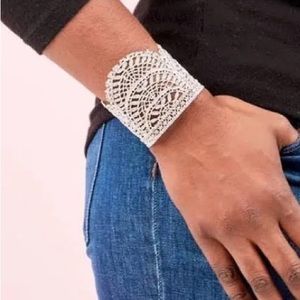 Thea Lace Cuff